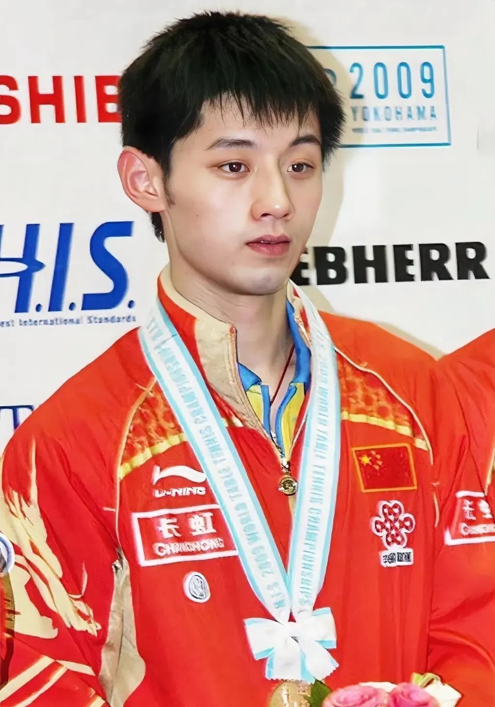 关于中国乒乓球队险胜奥地利乒乓球队，张继科统治全场的信息