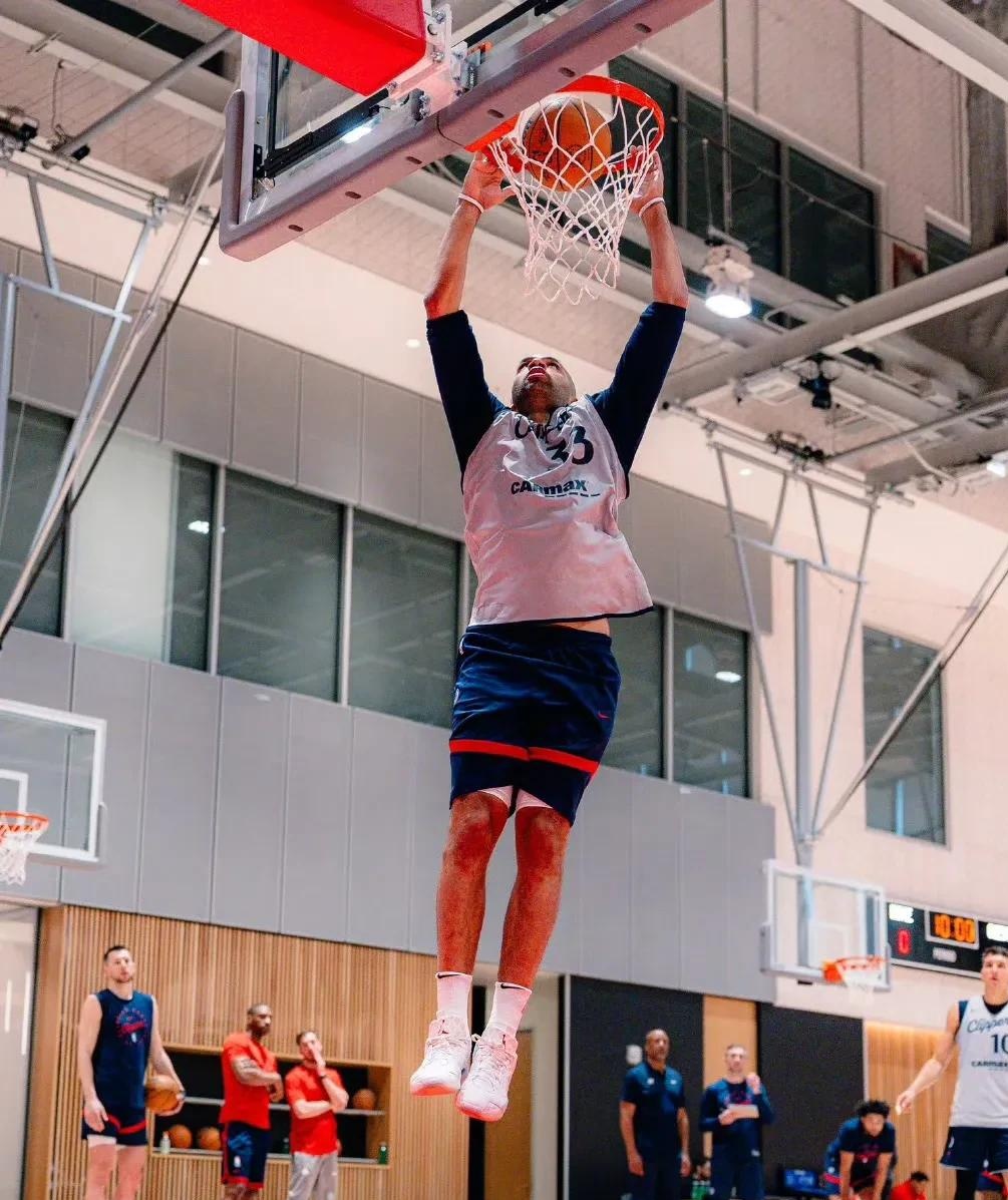 包含美国男篮逆转意大利男篮，巴图姆打破历史纪录的词条