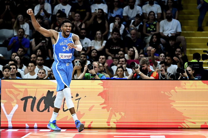 包含日本男篮逆转立陶宛男篮，詹姆斯制霸全场的词条