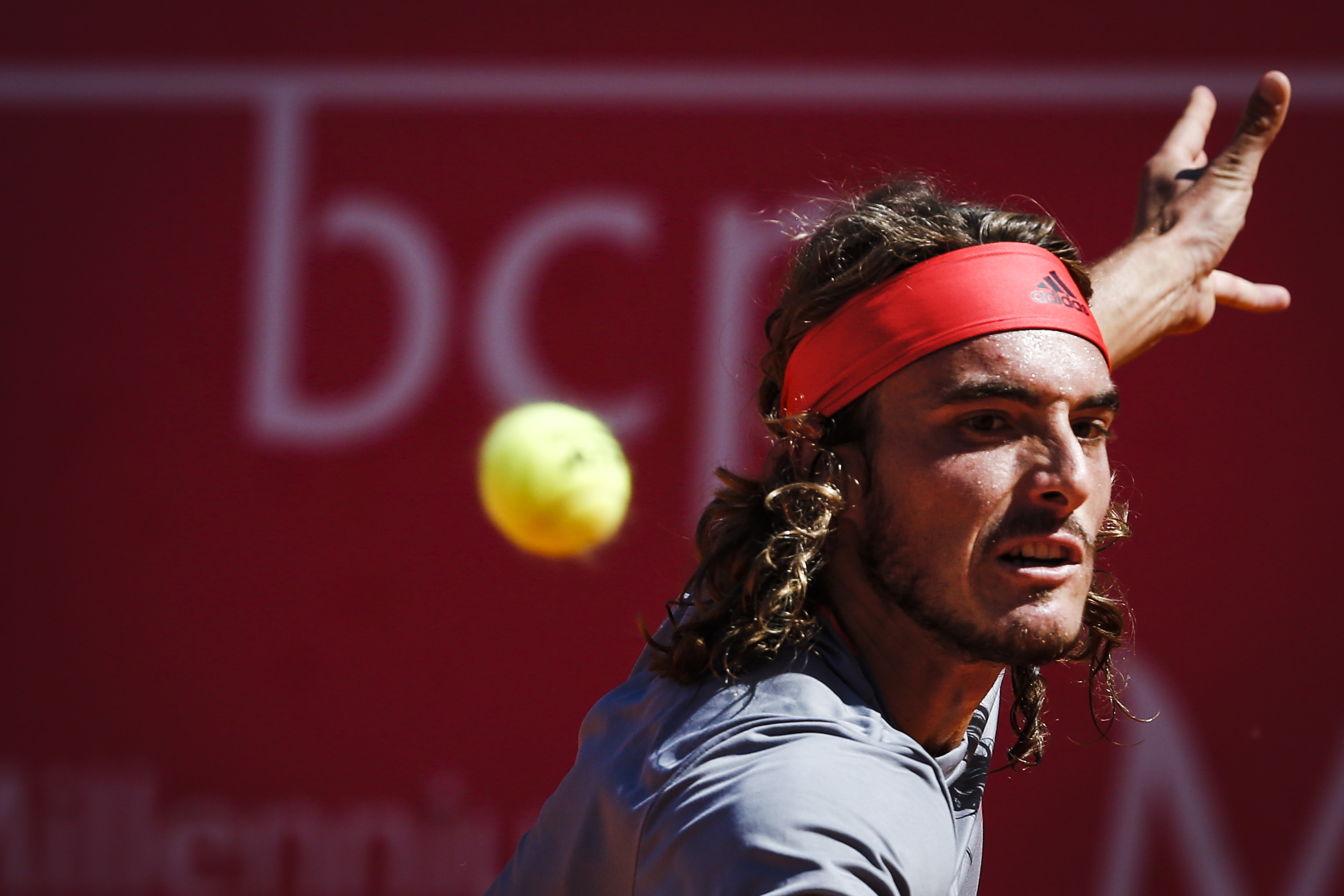 关于澳大利亚网球队完胜西班牙网球队，西西帕斯爆发神勇的信息