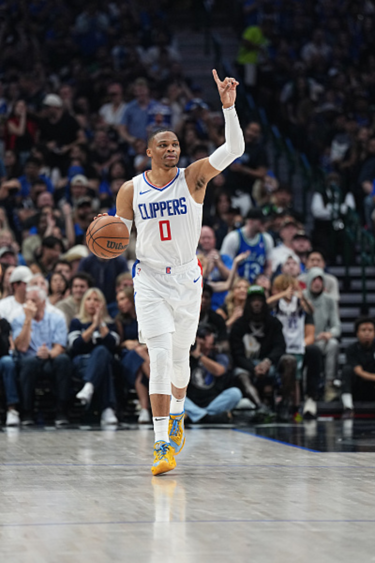 勇士血洗爵士，威斯布鲁克制霸全场的简单介绍