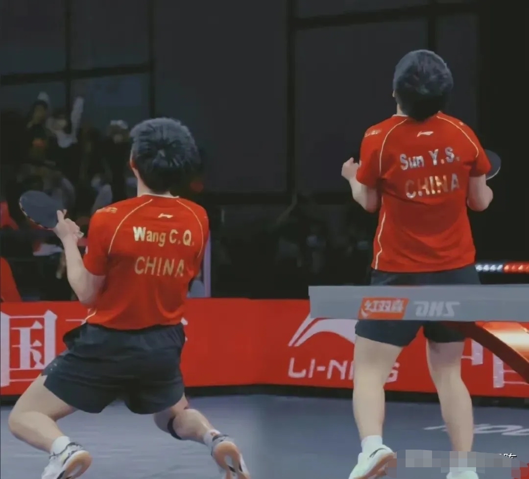 决战之夜！两队球员搏尽全力的简单介绍