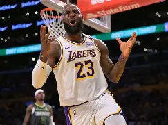 詹皇生涯三双超奥尼尔，成历史得分榜第三