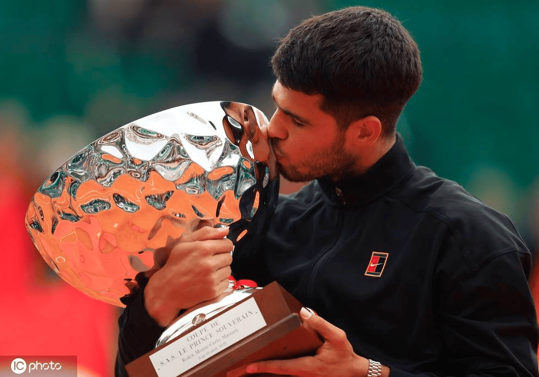 阿尔及尔球员助力蒙彼埃获胜