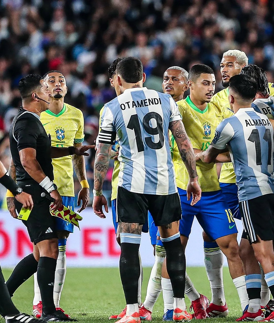 关于阿根廷国家队挫败巴西，马拉多纳比赛中进球的信息