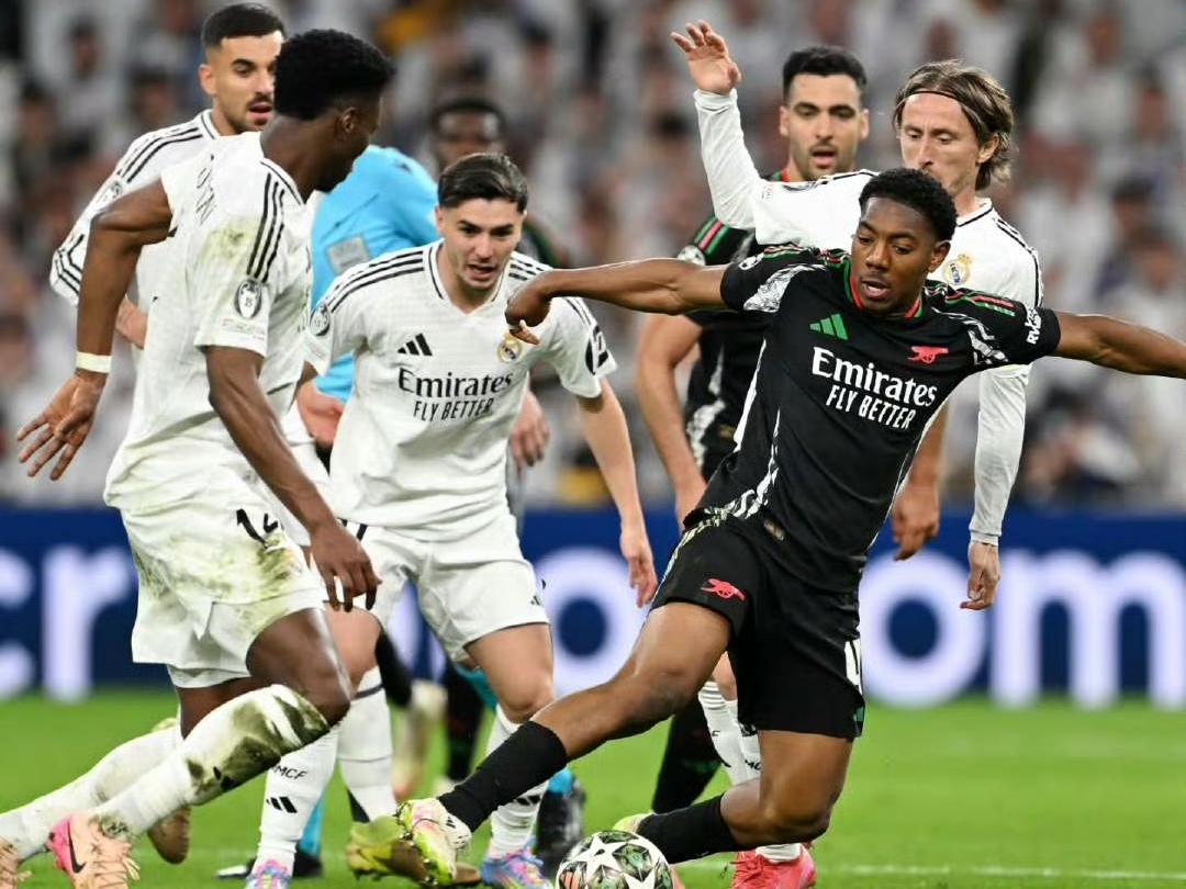 关于欧预赛紧张角逐继续，观众热情高涨的信息