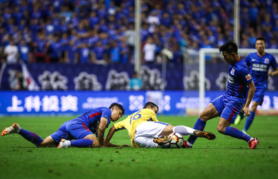 苏宁客场平申花，保持不败走势的简单介绍