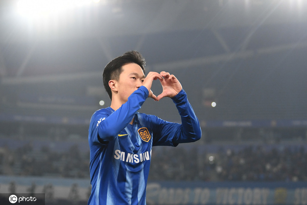 苏宁客场平申花，保持不败走势的简单介绍