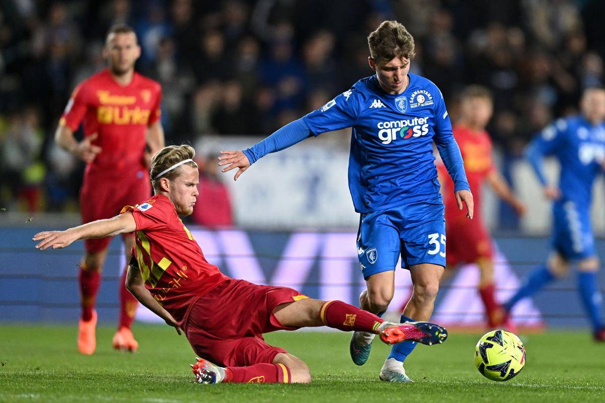 关于那不勒斯锋线火力强大，对手难以抵挡的信息