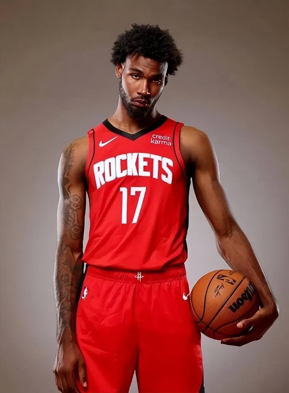 包含雄鹿胜出火箭，主场喜迎胜利的词条