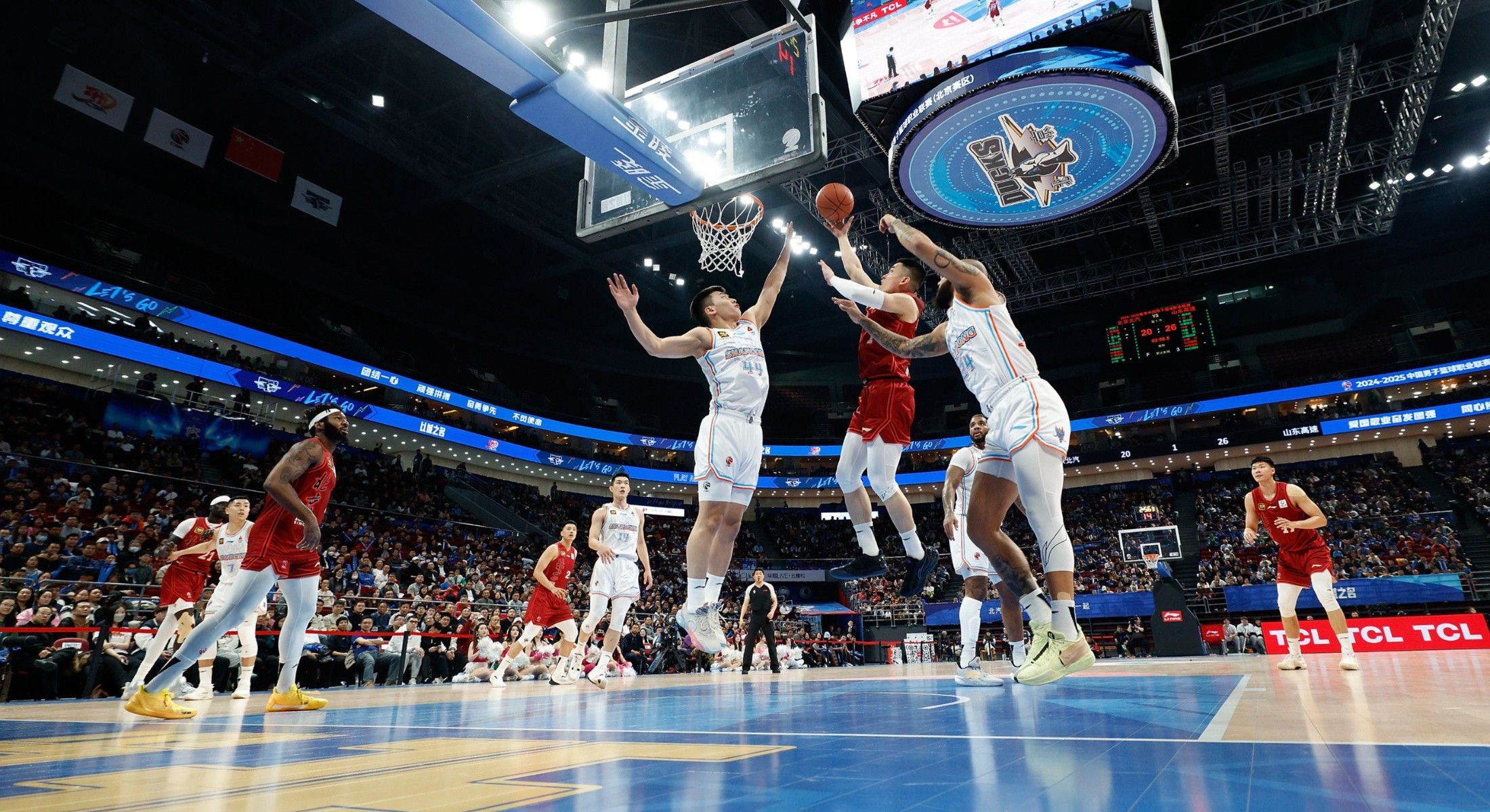 挑战极限！比赛场面火爆，激发球队斗志的简单介绍