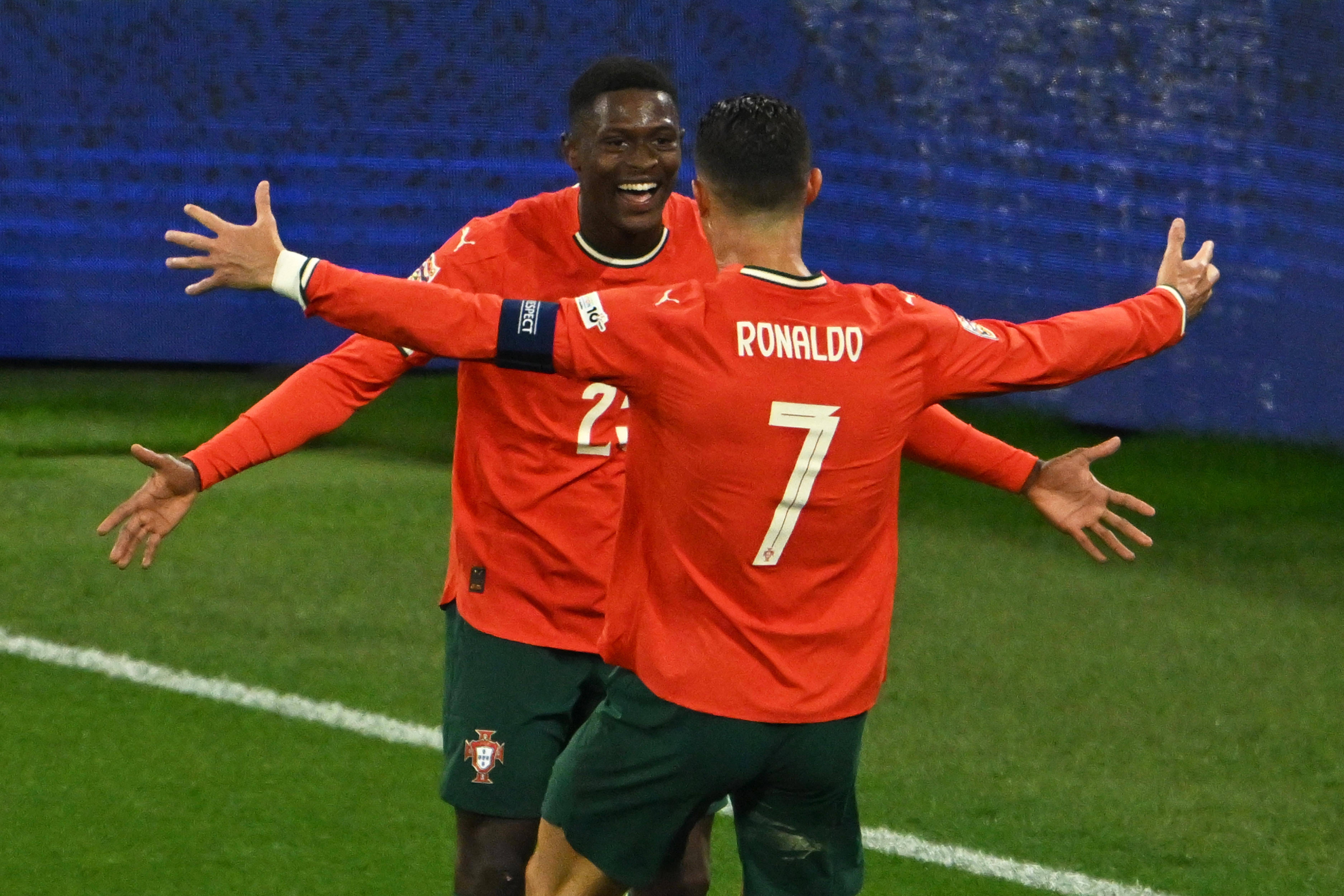 包含葡萄牙足球队在比分落后的情况下逆转的词条