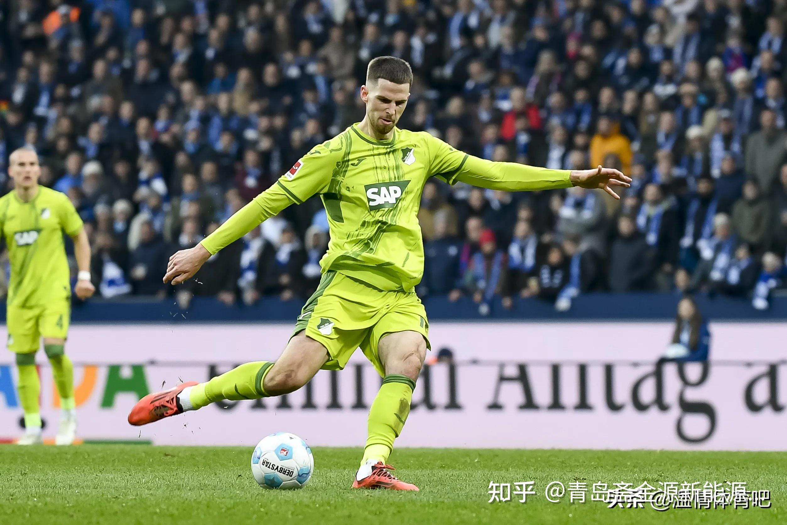 AC米兰完胜巴萨，拉什福德状态火热的简单介绍